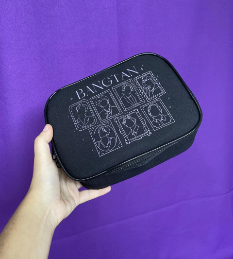 Estojo/Necessaire BANGTAN preta OUTLET
