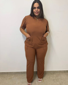 Scrub Confort Pro Plus Size - Secagem Rápida - Marrom na internet