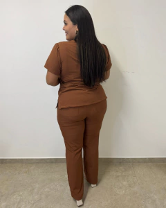 Scrub Confort Pro Plus Size - Secagem Rápida - Marrom - comprar online