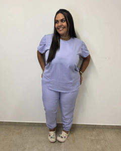 Scrub Tulipa Plus Size - Lilas - OL Uniformes Scrub e Cia - Jalecos, Scrubs, Pijamas Hospitalares, Uniformes, Fardamentos para Empresa