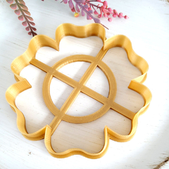 A004 - Cortador Pratinho Flor 10cm (sem corte fino) - comprar online