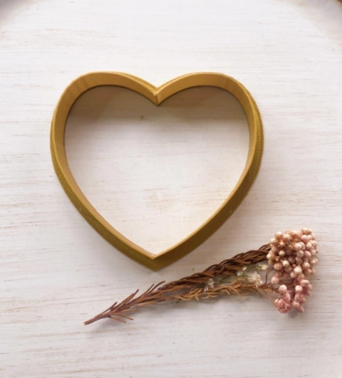 A016 - Cortador Pratinho Coração 10cm (sem corte fino)