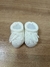 Par de Sapatinhos com Apliques em Pérolas Off White - comprar online