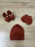 Touca, Par de Luvas e Par de Sapatinhos de Botão Terracota - comprar online