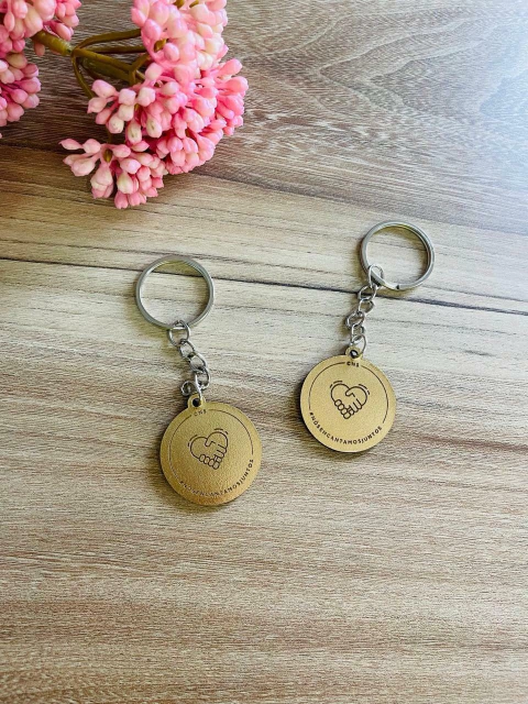 Chaveiro Personalizado em Courino Dourado
