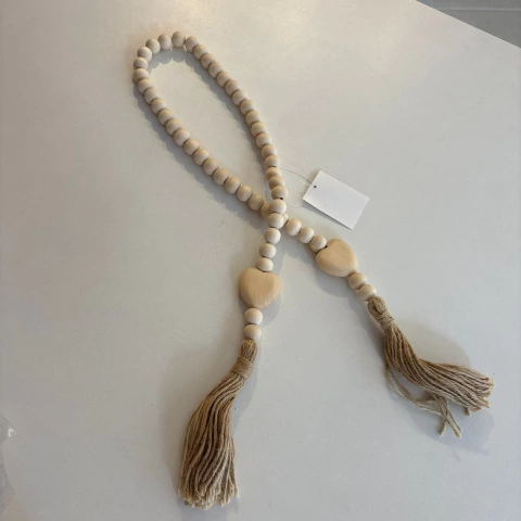 Colar de Mesa decorativo em madeira Coração - 103cm