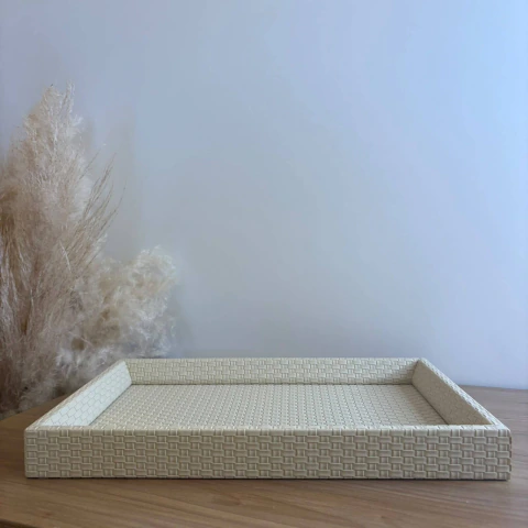 Bandeja Decorativa Retangular em MDF com revestimento em PU Bege - 20x30cm