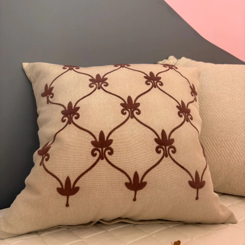 Capa de almofada em Linho Bordado Aveludado - Flores Rose