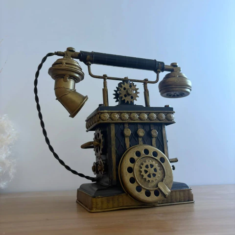 Telefone Vintage Decorativo em Metal - 19x22cm