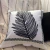Capa de almofada Suede Estampada 43x43cm - Folha Preta - comprar online