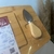 Petisqueira de bambu com garfo e faca na internet