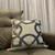 Capa de almofada em linho com bordados em suede 45x45cm - Ateliê Arte & Decor | CASA & DECORAÇÃO 