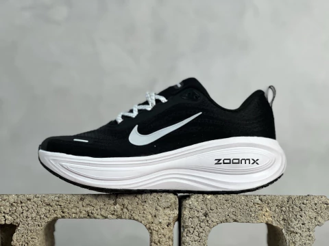 NIKE - Vomero 18 ZoomX PLUS - comprar online