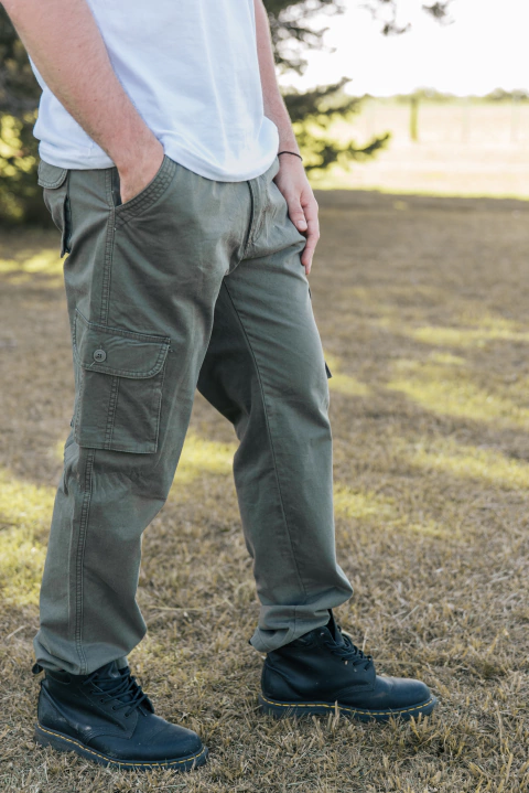 Pantalon Cargo Hombre Verde - comprar online
