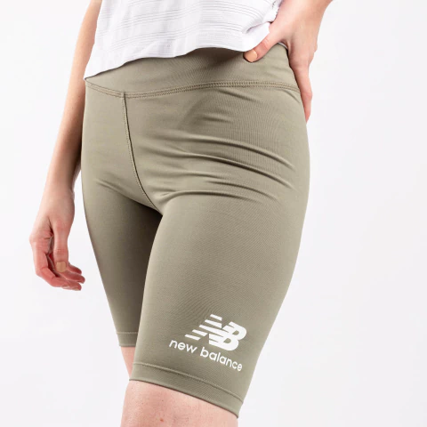 CALZA NEW BALANCE CORTA POLI ESSENTIALS STACKED VDOS D