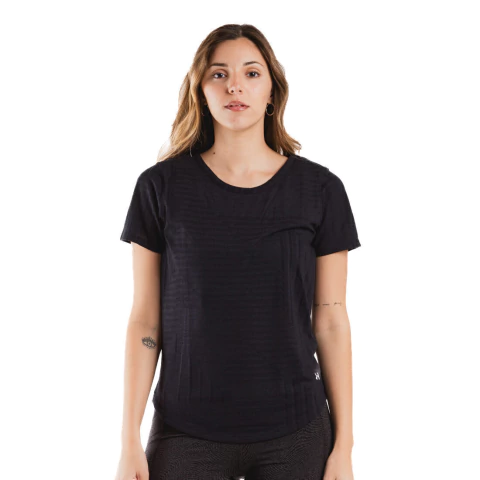 REMERA UNDER ARMOUR POLI STREAKER DECO DIAMOND SS NG D