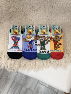 [X6 INFANTIL] Soquete etiqueta FIFA 2026, mascotas - Mayorista Mundo Sopye 