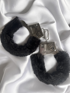 Algema Metal Com Pelúcia - Brunna Santana Intimate