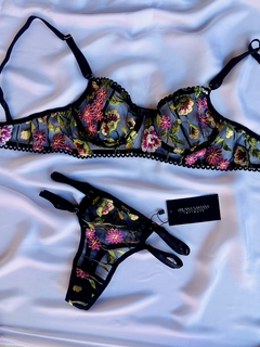 Conjunto flores na internet