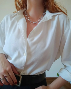 Camisa Branca (M) na internet