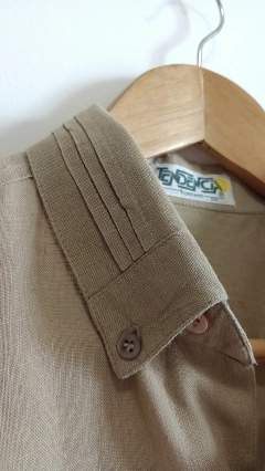 Camisa Linho Café com Leite (G) na internet