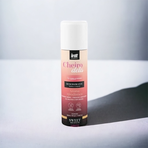 DESODORANTE ÍNTIMO E CORPORAL FEMININO COM AROMA AFRODISÍACO - CHEIRO DELA SWEET SECRETS BY CARLA GEANE | 166 ML