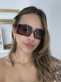 Óculos Ana na internet