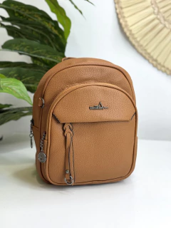 Mochilinha com Puxador Alongado - Isadora - Lilo Acessórios | Atacado de bolsas 