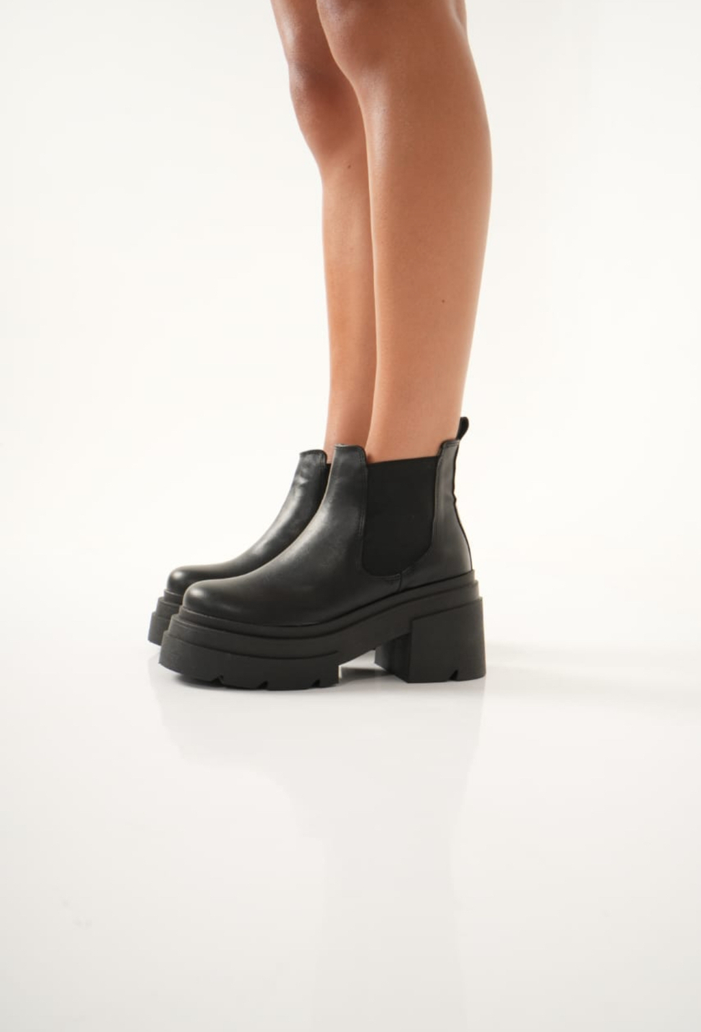 Boots Agatha thumbnail 3