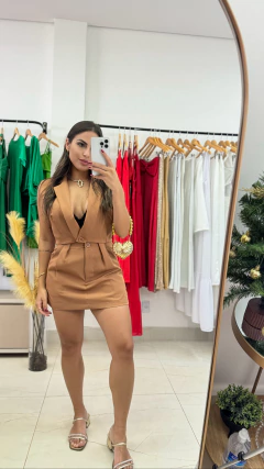 Conjunto Colete Cropped e Short Saia Caramelo - comprar online