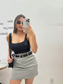 Saia Cinza Corte em Alfaitaria