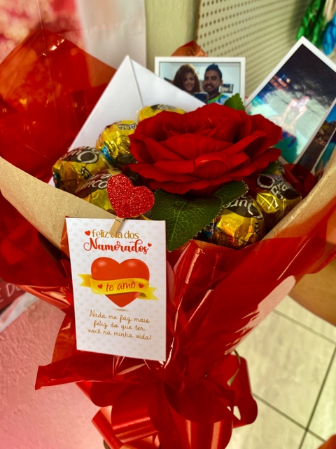 Buquê de flores com chocolate