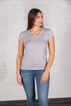 Remera Escote V Lisa - TM8130 - VOV JEANS