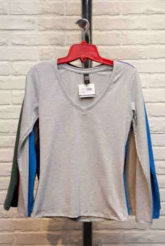 Imagen de Remera Vivi V - TM21522