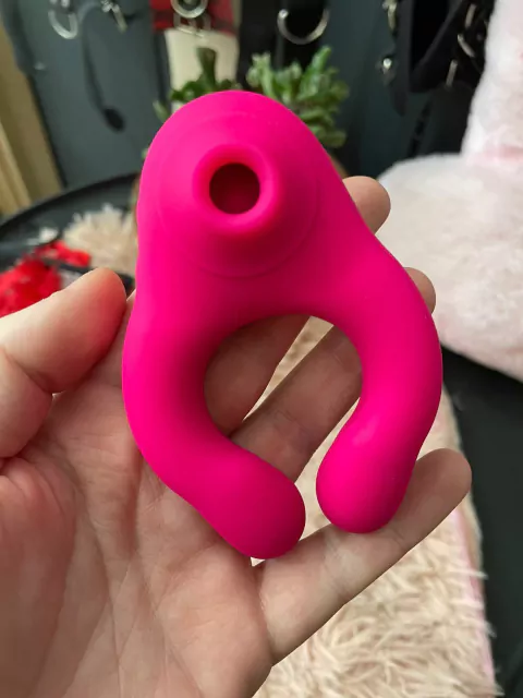 ANEL PENIANO COM SUCÇÃO RECARREGAVEL