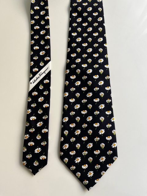 Gravata Ferragamo preta