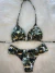 Conjunto top cortininha + calcinha borboleta fio duplo fundo branco com verde militar verão 2026 - Flor Morena