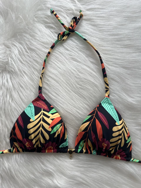 Biquíni cortininha estampa fundo preto com flor bordo - comprar online