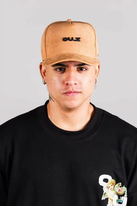 Boné Suede Logo Relevo Bege