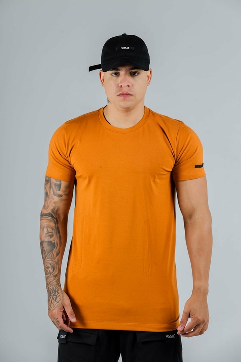 Camiseta Slim - Mostarda