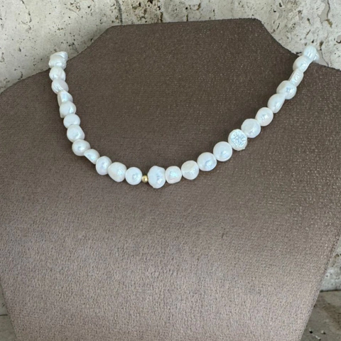 Colar Chocker com Pérolas Barrocas