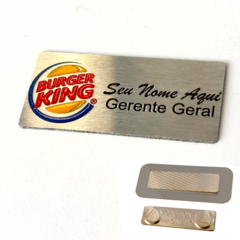 Broche personalizado 6x3 em aço inox escovado