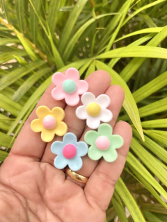 Aplique Flor Resina 20mm - 10 unidades na internet