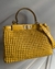 FENDI Peekaboo Bolsa Intrecciato Amarela na internet