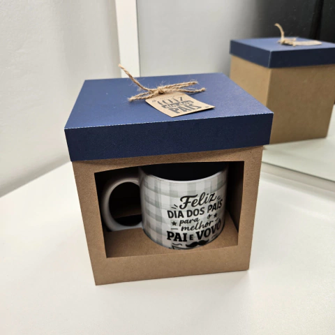 Caneca personalizada na caixa com biscoitos