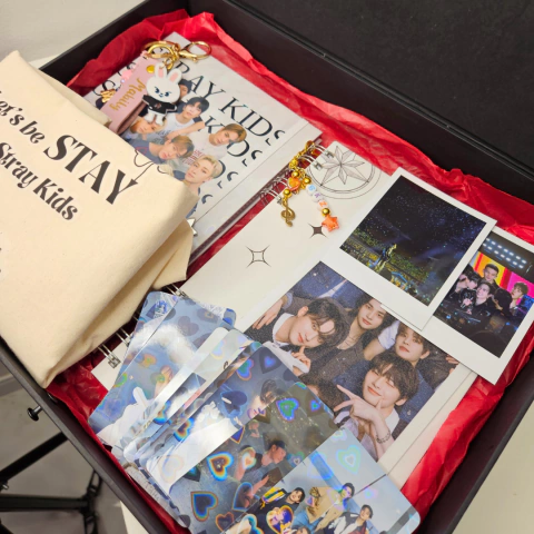 Kit Deluxe Stay- KPOP fanmade