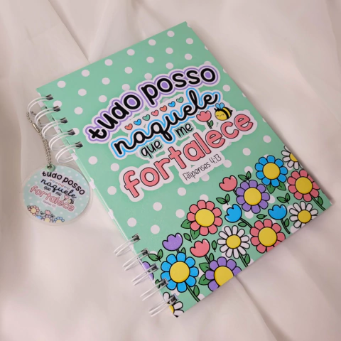 Agenda datada 2026 com visão semanal personalizada