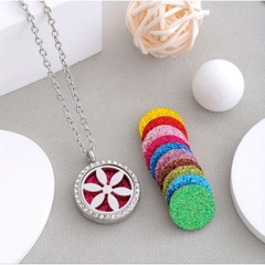Colar Difusor 25 mm Corações Strass