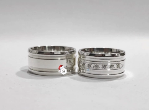 PAR DE ALIANÇAS IMPERIO CRAVEJADA - PRATA LEGITIMA