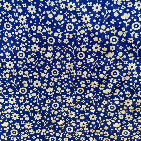 Tricoline Poliana Estampado 1 Metro - Flores Brancas Fundo Azul Royal - comprar online